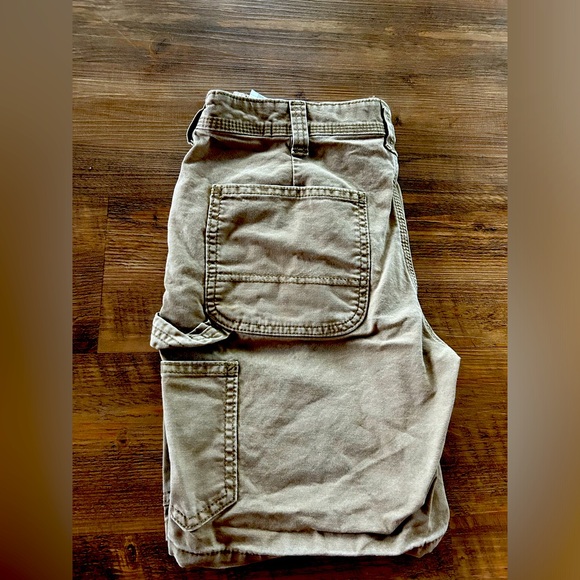 Women’s carhartt shorts - Picture 1 of 2